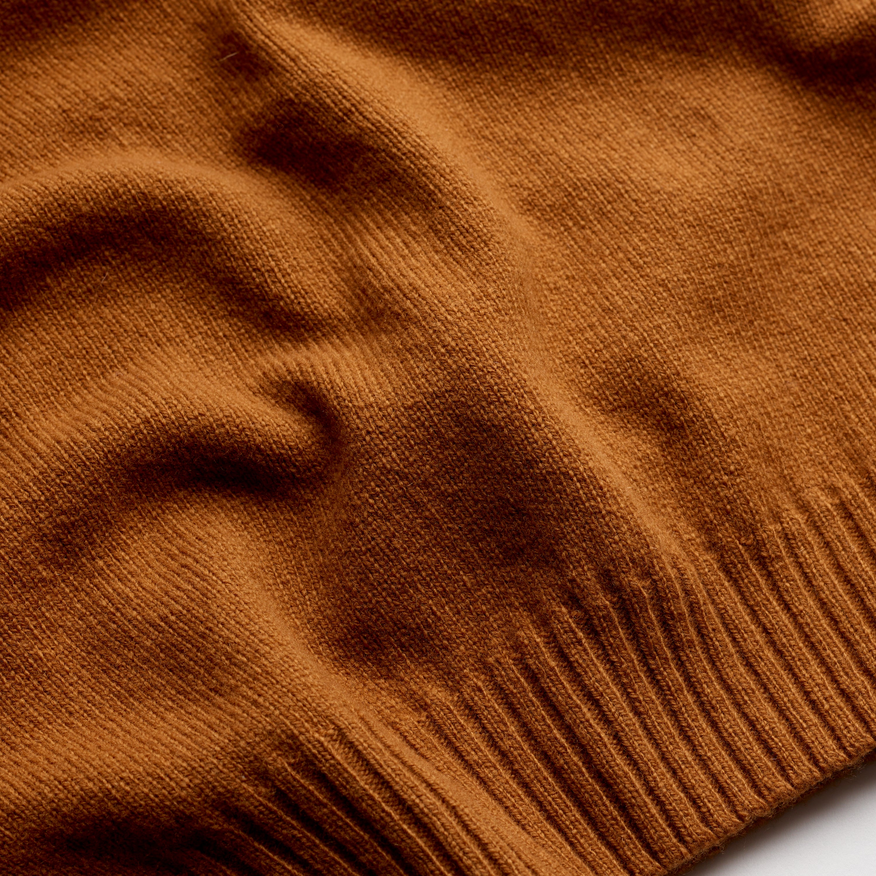 The Superfine Lambswool Crew Neck Jumper in Russett